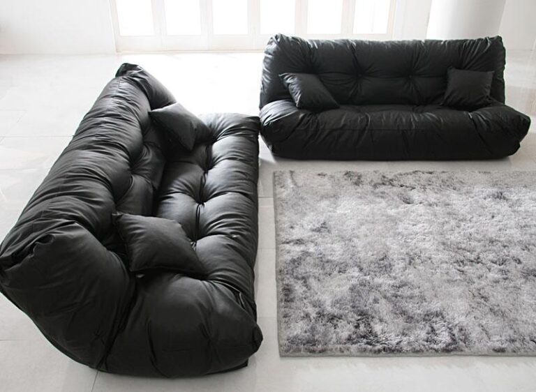 クールからかわいいまで♡おしゃれな黒いソファーをご紹介します