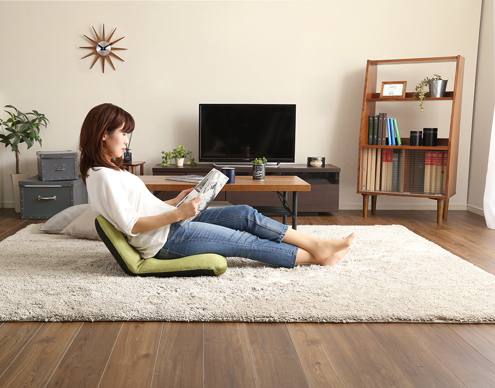 コンパクトな部屋に置くならどっち?おしゃれで快適な座椅子とソファ
