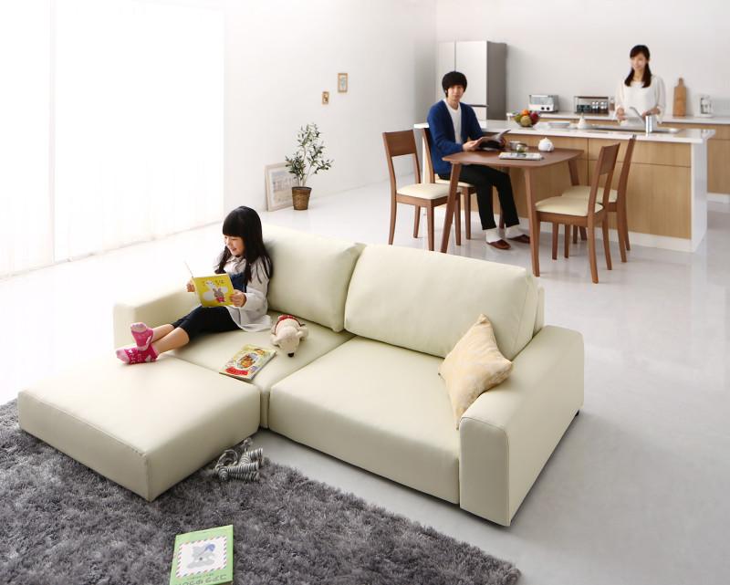 LDKを2部屋に♪おしゃれに間仕切りできる3人掛けソファ