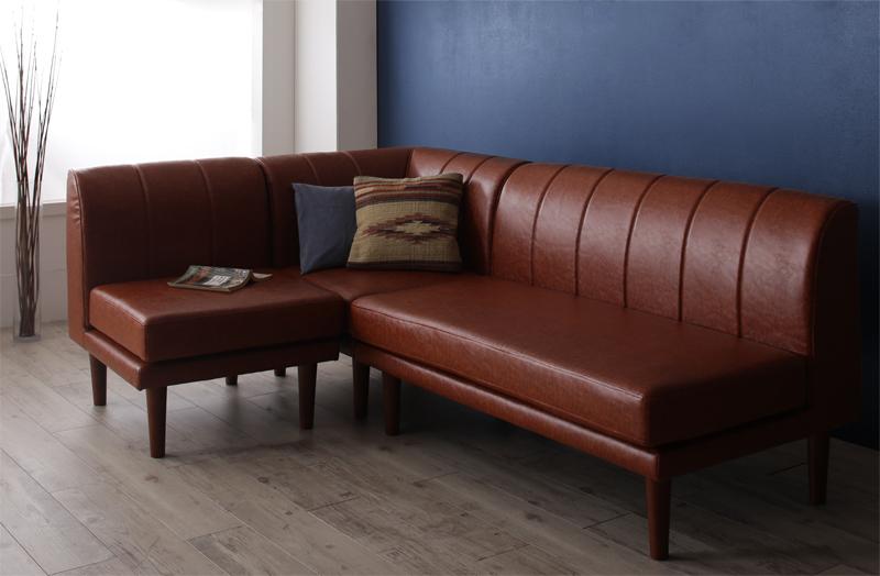 幅広いインテリアとマッチする 部屋に置きたい茶色のソファー