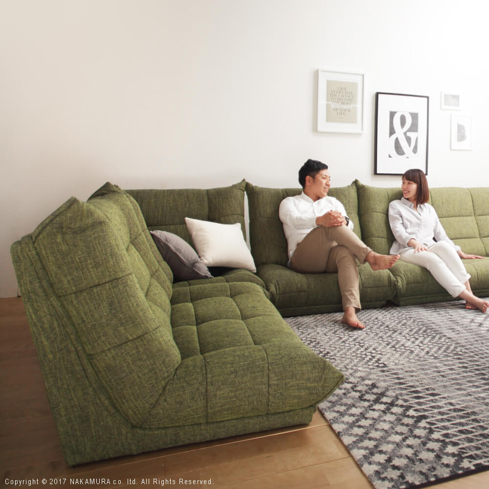 ローソファでおしゃれで広々としたリビングを手に入れよう