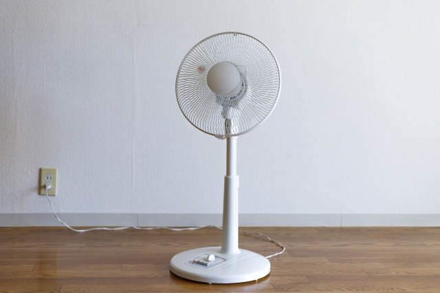 1年中活躍】リビングのどこに置くのがベスト？扇風機の置き方