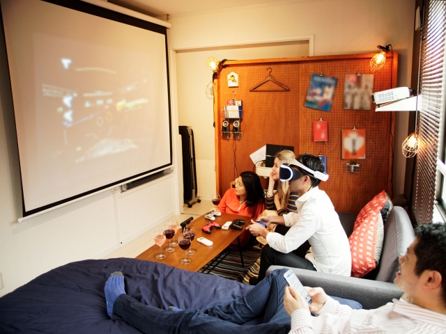 家がおしゃれシアターに プロジェクターをお部屋に取り入れる方法