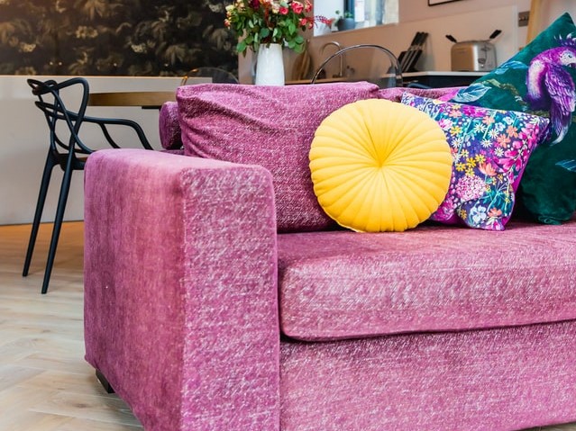 キュートからエレガントまで ピンクソファの魅力と選び方