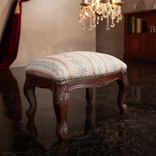 華やかで重厚感のある本場イタリアのクラシック家具 フットスツール