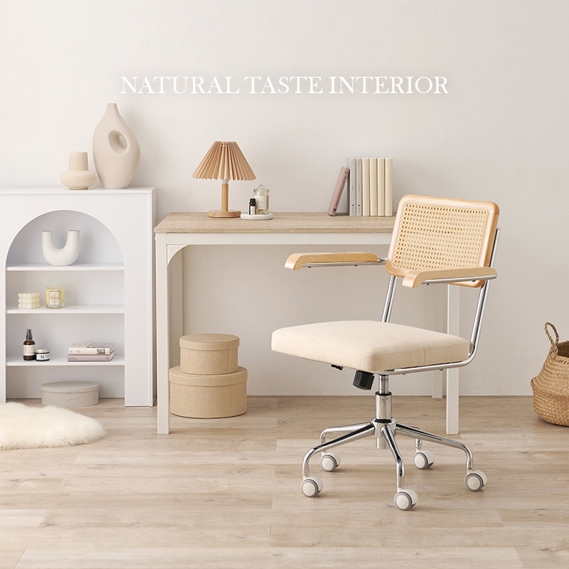 ナチュラルデザインがお洒落な ラタン調キャスターチェア 肘掛付きの